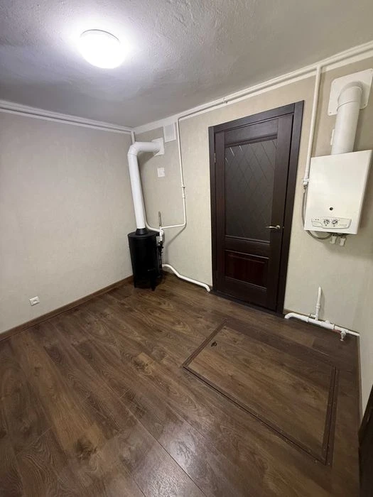 Уютный дом с гаражом в центре Слоб.