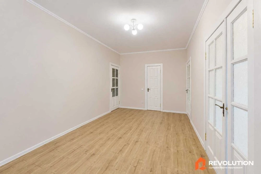 No commission. 3-room apartment for sale 91.2m2, Khmelnytska St., 10