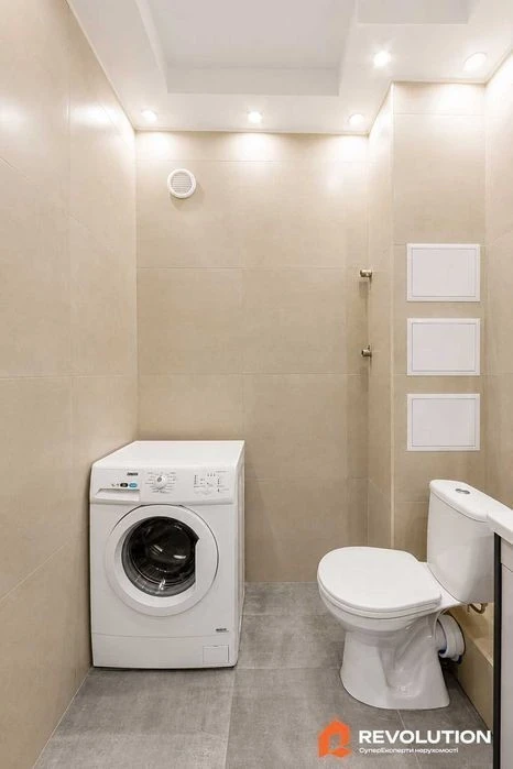 No commission. 3-room apartment for sale 91.2m2, Khmelnytska St., 10