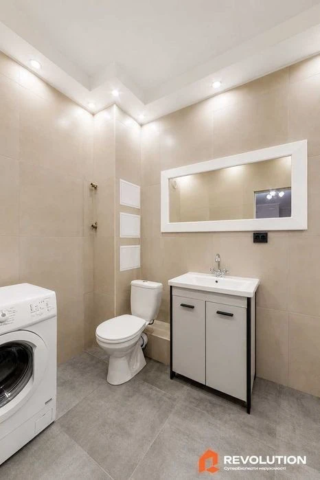No commission. 3-room apartment for sale 91.2m2, Khmelnytska St., 10
