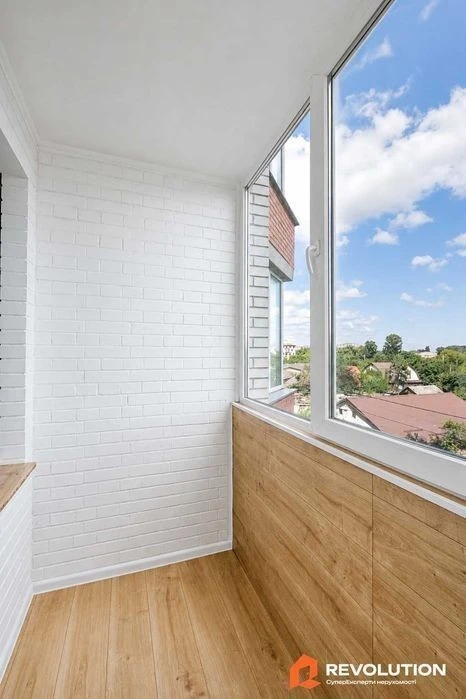 No commission. 3-room apartment for sale 91.2m2, Khmelnytska St., 10