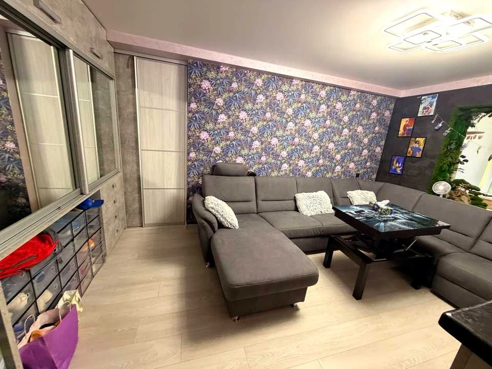 Apartment. Kyiv, Romana Ratushnogo St. (Volgogradskaya)