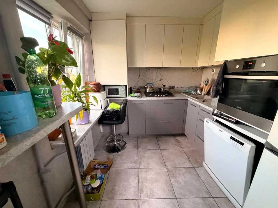 Apartment. Kyiv, Romana Ratushnogo St. (Volgogradskaya)
