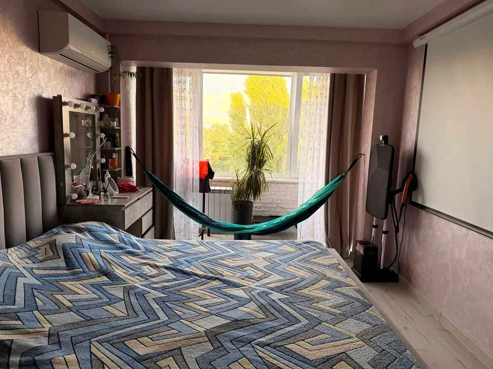 Apartment. Kyiv, Romana Ratushnogo St. (Volgogradskaya)