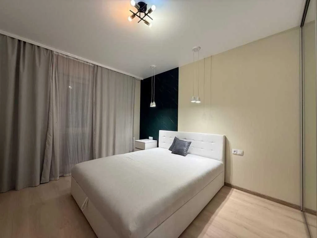 Продажа: 1-комнатная квартира 41 м², Михаила Максимовича ул.,