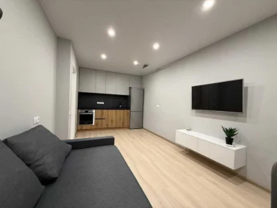 Продажа: 1-комнатная квартира 41 м², Михаила Максимовича ул.,