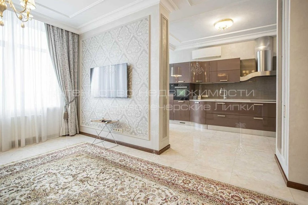 Residential complex Novopecherskie Lipki 3 rooms 115m2 Expensive renovation Verkhoglyad