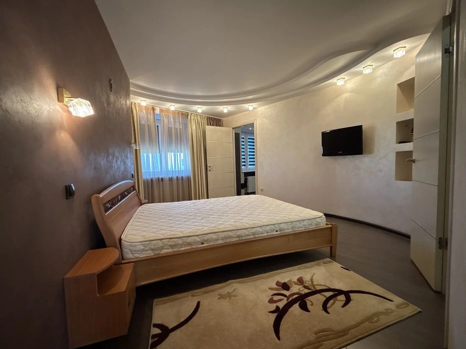 4-х ком кв Пр. Поля( Кирова)+гараж, Газ/Центр/ ремонт, мебел