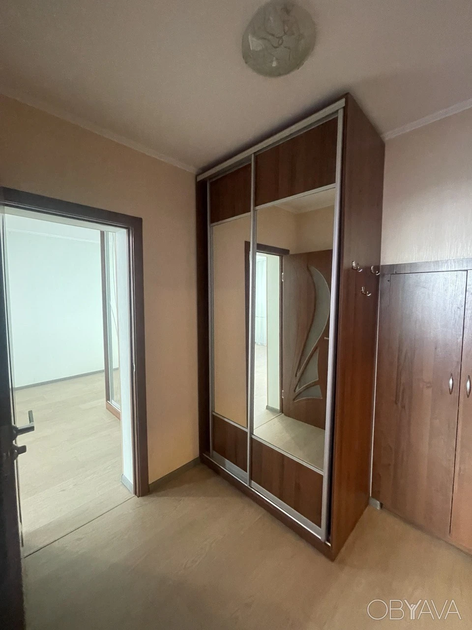 I will sell a 3-room apartment in Podil, Kostyantynivska St., 21, Kon