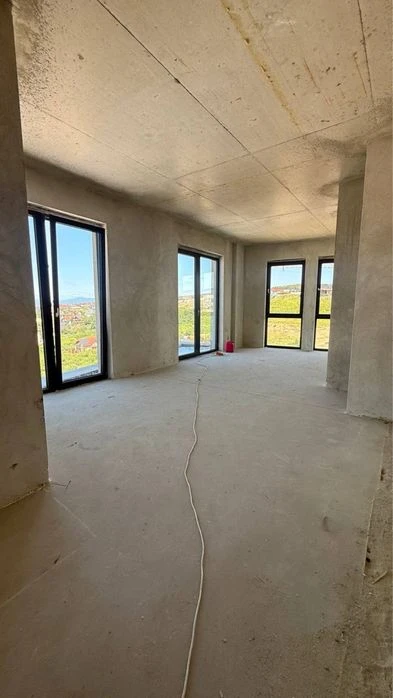 Продаж квартири бізнес-класу в ЖК Grand Hills, Ужгород