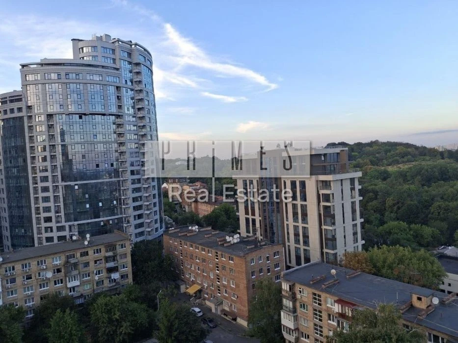 Sale of 3-room apartment 70.4 sq. m. on Zvirynetska St. 61A • ID 3