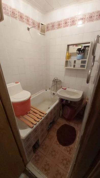Selling 2-room apartment 533 sq m, Buchmy 46 st.