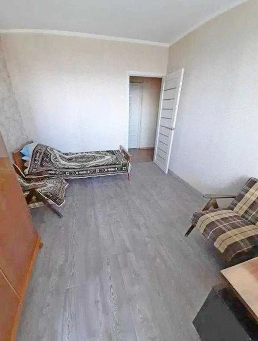 Продам 3 комнатную квартиру у порога метро Холодная Гора