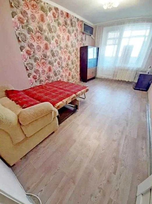 Продам 3 комнатную квартиру у порога метро Холодная Гора