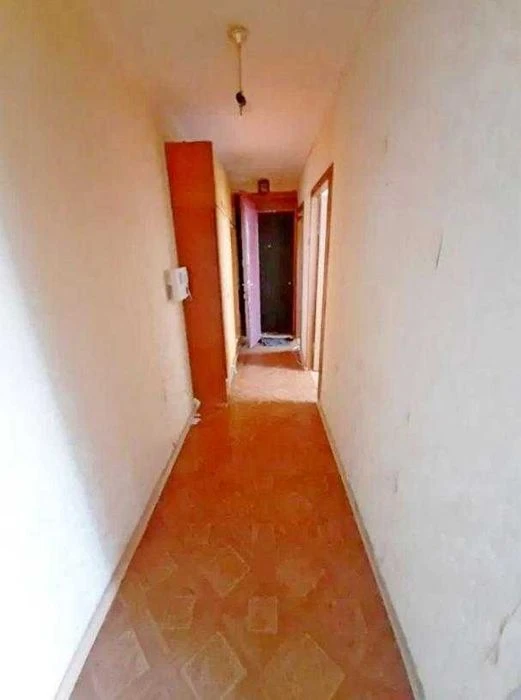 Продам 3 комнатную квартиру у порога метро Холодная Гора