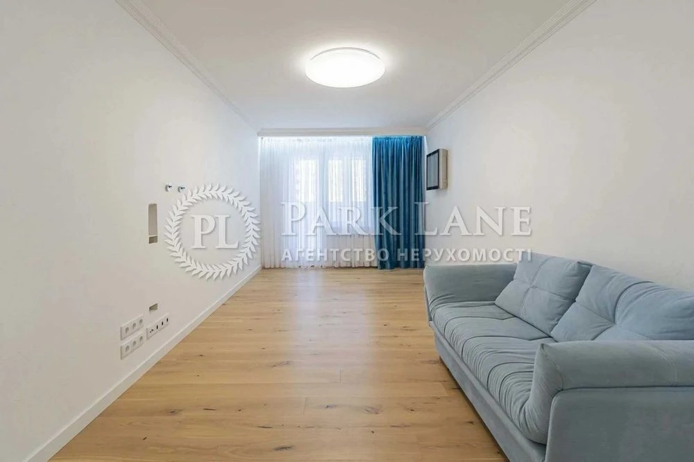 Darnytskyi Bez %% 3k, newly renovated, Urlivska, 36, Akhmatovaya