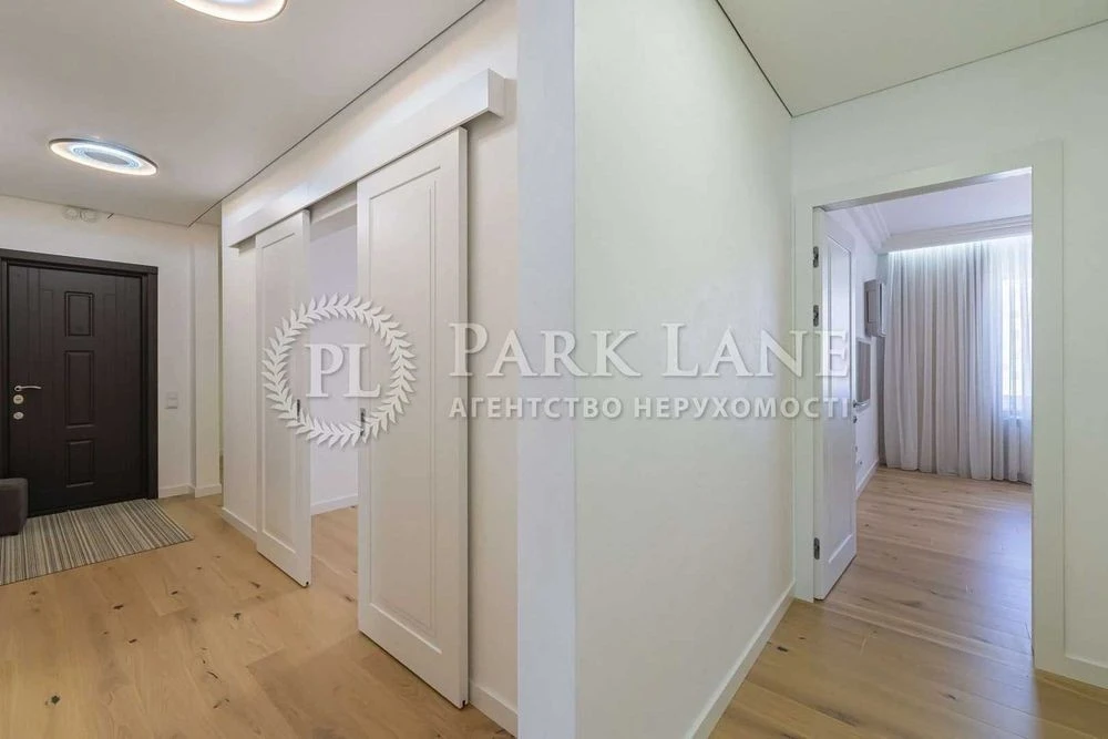 Darnytskyi Bez %% 3k, newly renovated, Urlivska, 36, Akhmatovaya