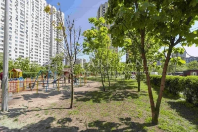 Darnytskyi Bez %% 3k, newly renovated, Urlivska, 36, Akhmatovaya