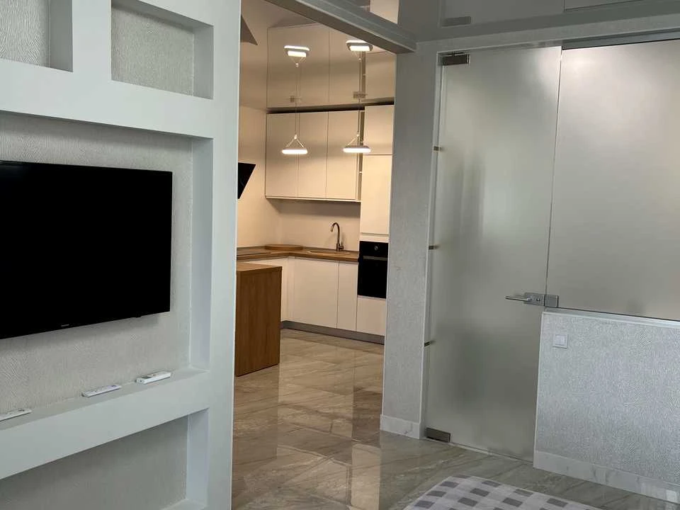 Apartment. Dnipro, Naberezhna Peremohy st.