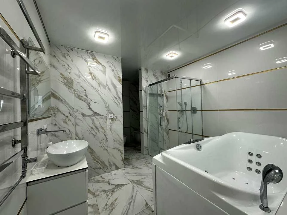 Apartment. Dnipro, Naberezhna Peremohy st.