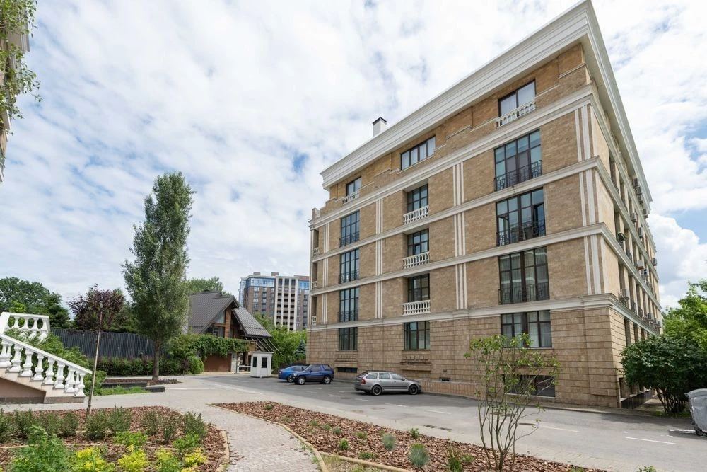 Modern apartment for sale in Liberty Estate residential complex!