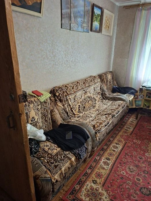 Продам 2 кімнатну квартиру гостиного типу на Одеській Монюшк