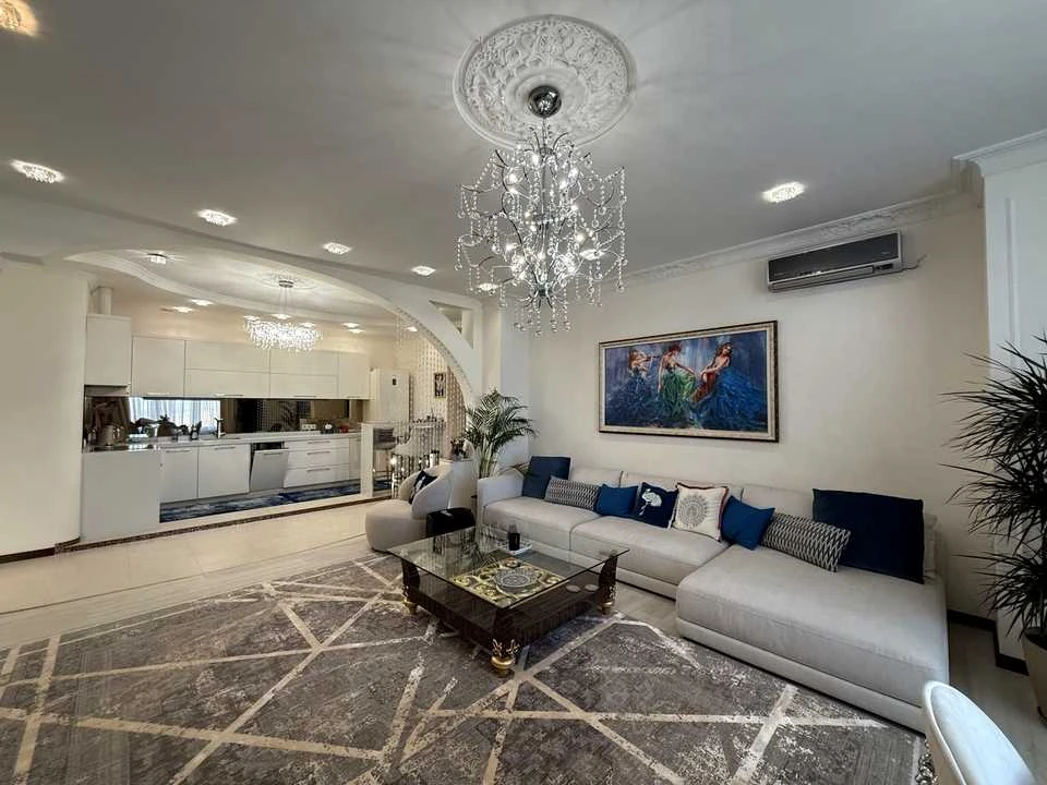 Apartment. Odesa, Champagne Avenue.