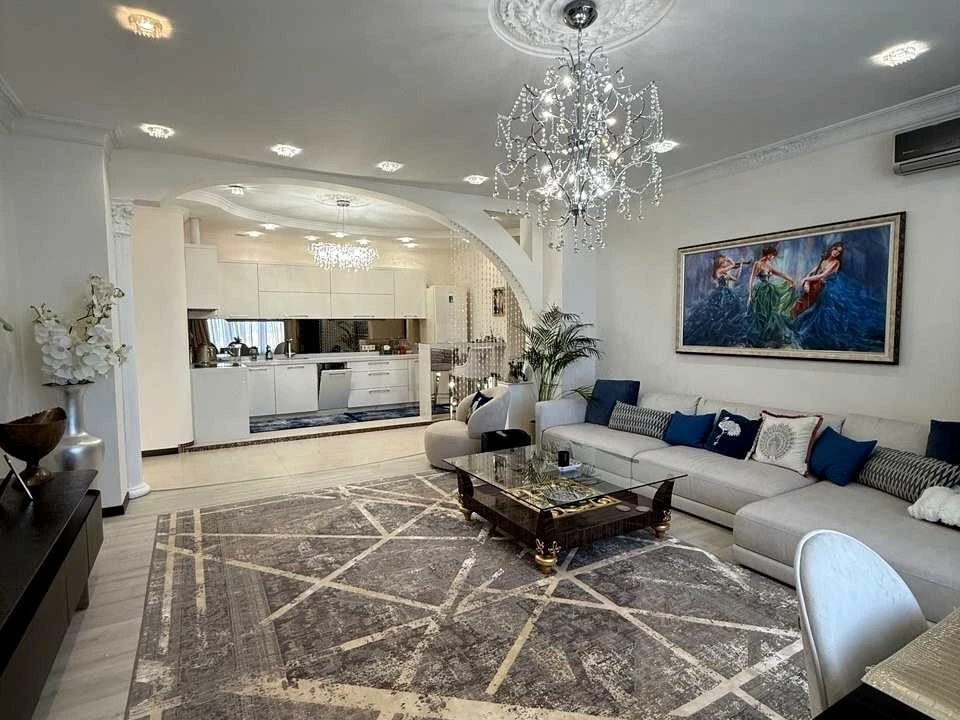 Apartment. Odesa, Champagne Avenue.
