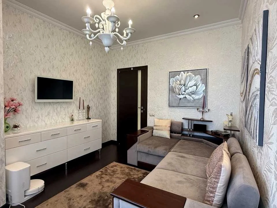 Apartment. Odesa, Champagne Avenue.