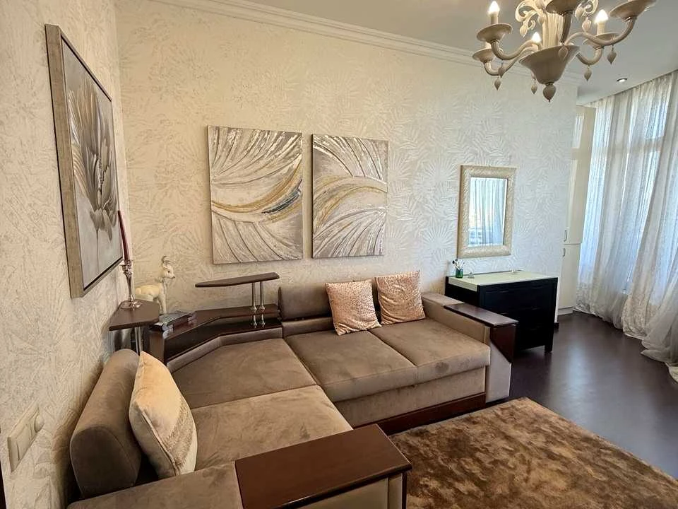 Apartment. Odesa, Champagne Avenue.