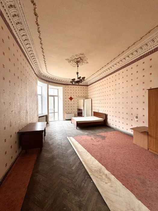 Большая квартира 210 м² в историческом центре Одессы Украина