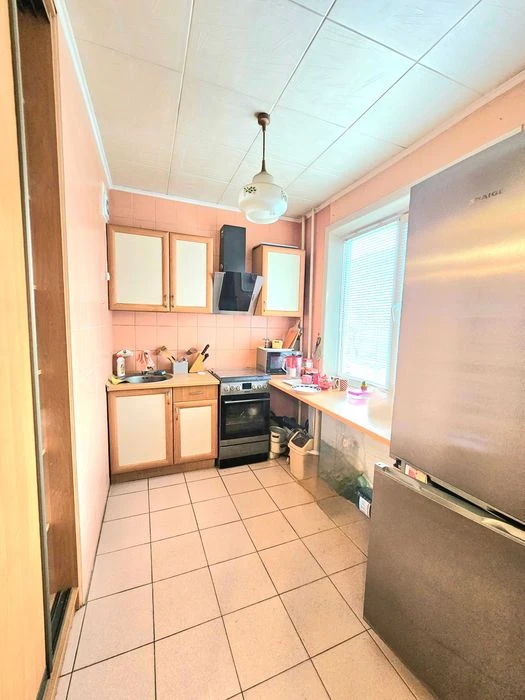 For sale 3 rooms 10 min. Kholodna Gora Zalyutino