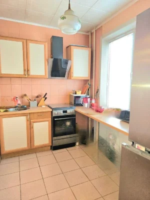 For sale 3 rooms 10 min. Kholodna Gora Zalyutino