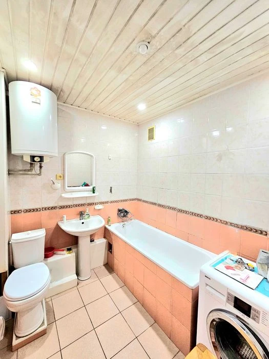 For sale 3 rooms 10 min. Kholodna Gora Zalyutino