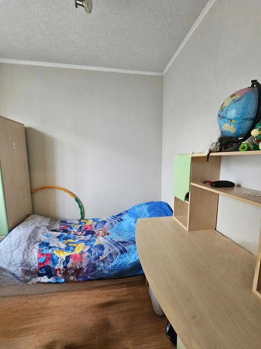 For sale 3 rooms 10 min. Kholodna Gora Zalyutino