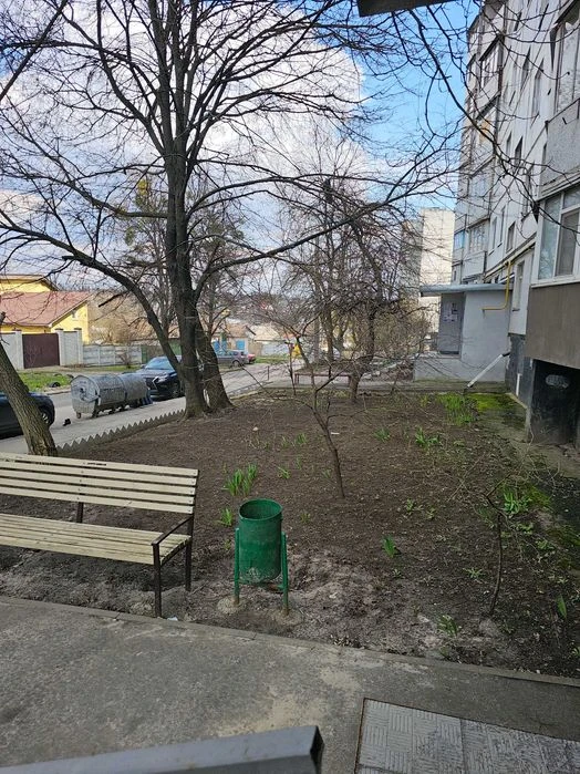 For sale 3 rooms 10 min. Kholodna Gora Zalyutino