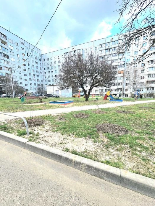 For sale 3 rooms 10 min. Kholodna Gora Zalyutino