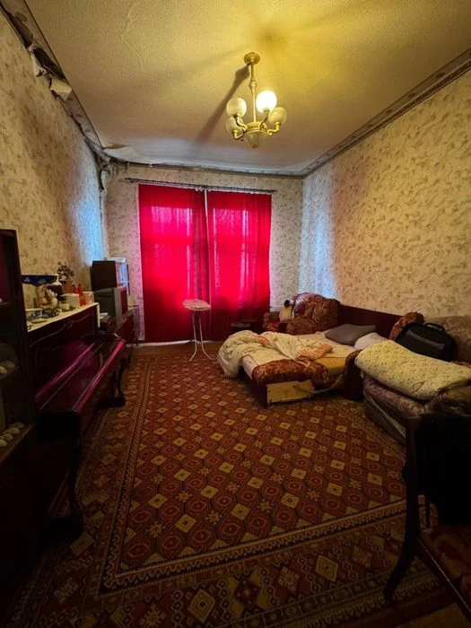 Продам квартиру в цертре Днепра ул Староказацкая 17