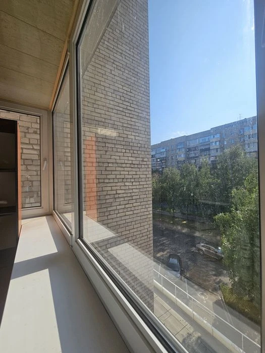 I will sell a 2-room apartment of 58 m2, below Polya Ave., brick house, closed