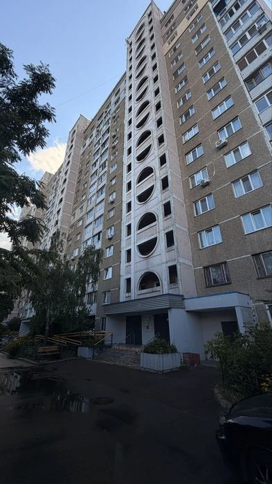 Продаж 3-кімнатної квартири Бориспільська 34 Київ