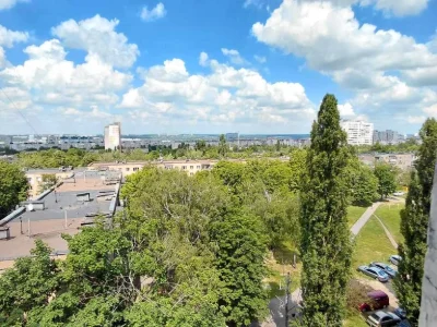 Apartment. Kharkiv, Traktorostudivnyky Ave.