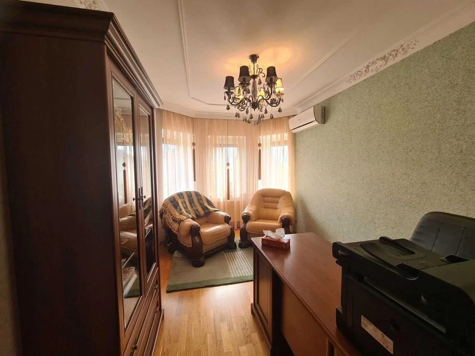 Терміново продається Котедж рн Пожежної Академії 370м2, діля