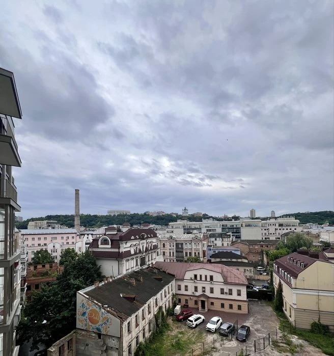 No % Sale 130 m2 3-room apartment in the club residential complex Illinsky House Podi