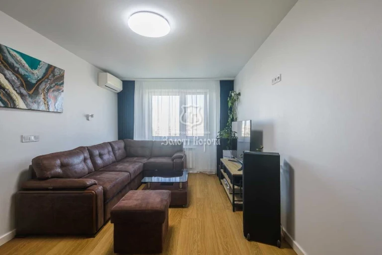 3-room apartment for sale 68.3 m², Obolonskyi Avenue, 13