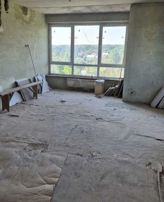 Продаж 3-к. квартири ДВОРІВНЕВА 144/70/33м² вул.Глинянський