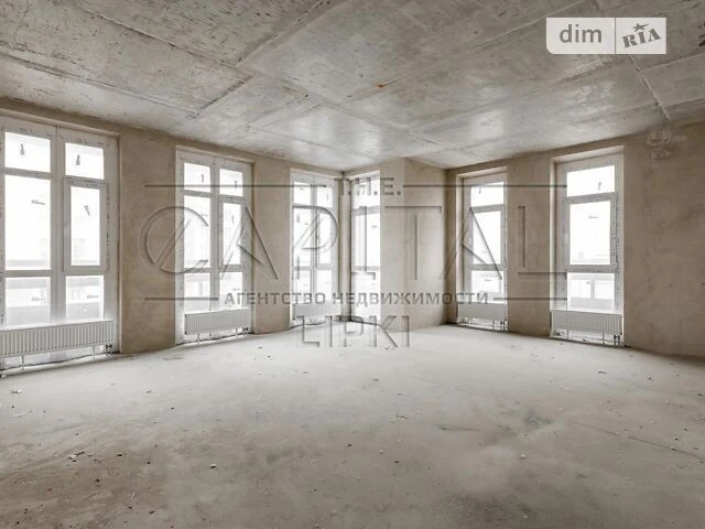 Sale of 4-room apartment 330 sq. m on Andriy Verkhoglyada St. 1-20A