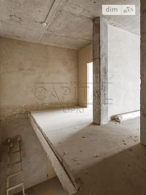 Sale of 4-room apartment 330 sq. m on Andriy Verkhoglyada St. 1-20A