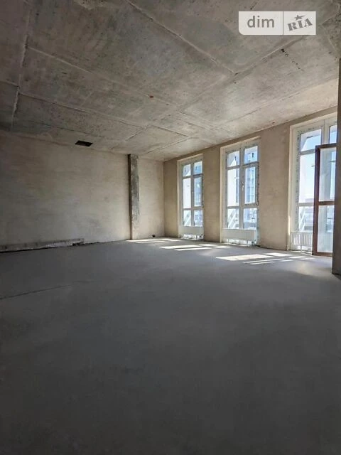 Sale of 4-room apartment 330 sq. m on Andriy Verkhoglyada St. 1-20A