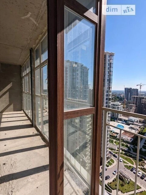 Sale of 4-room apartment 330 sq. m on Andriy Verkhoglyada St. 1-20A