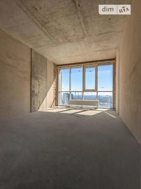 Sale of 4-room apartment 330 sq. m on Andriy Verkhoglyada St. 1-20A